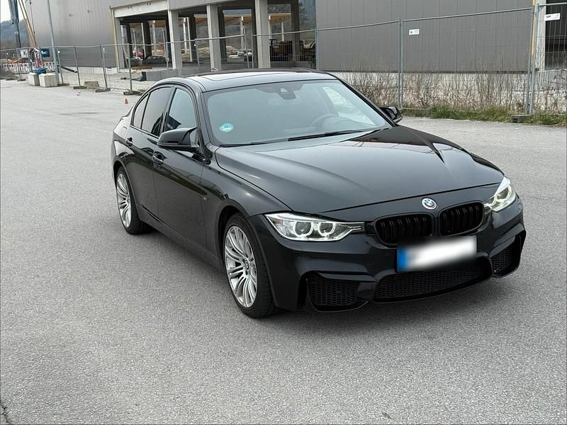 Gebraucht BMW 318 143 PS (105 kW) 2012 Schwarz Limousine