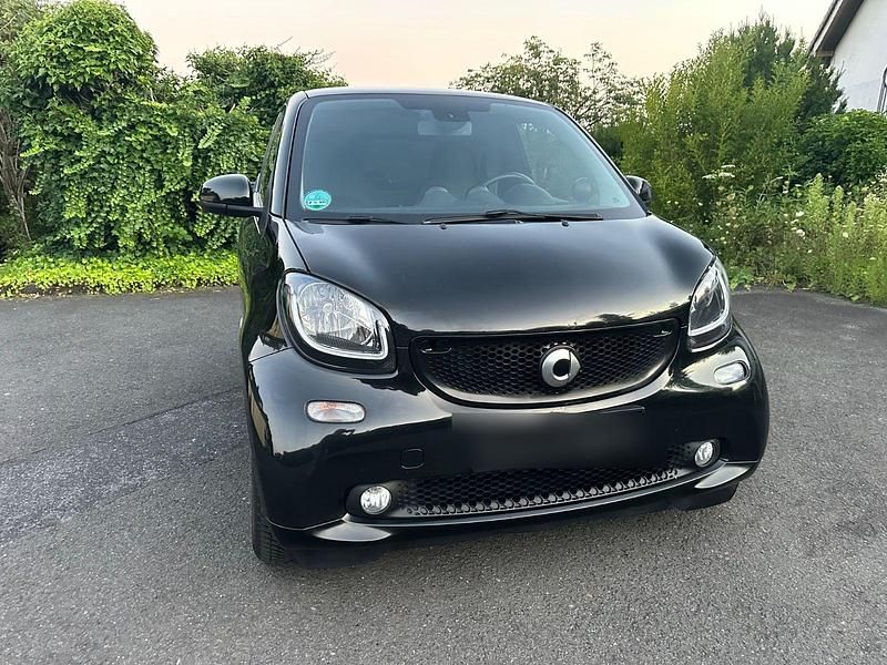 Schwarz Gebraucht 2018 Smart ForTwo Coupé Prime Coupé | 9.299 € (Superpreis) - Bild 1/4