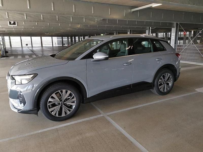 Gebraucht Audi Q4 e-tron Advanced 150 kW (204 PS) 2023 Grau SUV