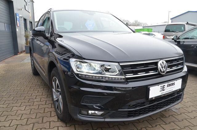 Schwarz Gebraucht 2017 VW Tiguan Sound SUV | 25.690 € (Fairer Preis) - Bild 1/4