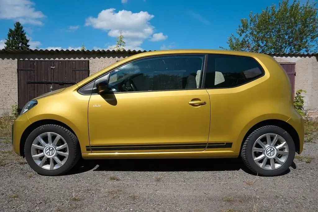 Gebraucht VW up! CLUB 60 PS (44 kW) 2017 Gelb Kleinwagen