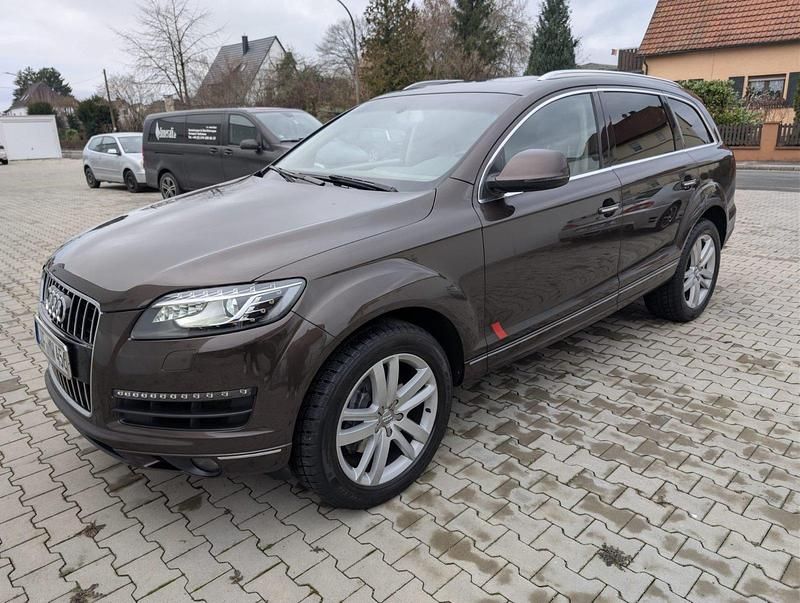 Braun Gebraucht 2014 Audi Q7 Comfort SUV | 21.900 € (Teuer) - Bild 1/4