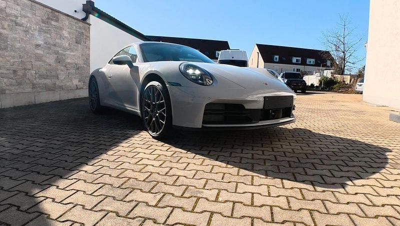 Neu Porsche 911 Carrera 394 PS (289 kW) 2026 Grau Limousine