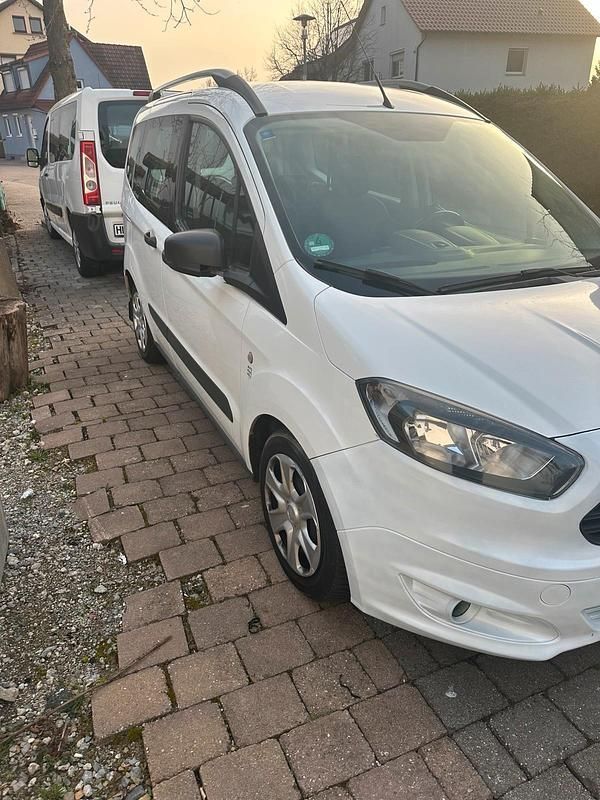 Gebraucht Ford Tourneo Courier 95 PS (69 kW) 2017 Weiß Van / Kleinbus