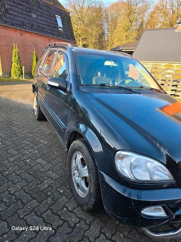 Gebraucht Mercedes ML270 170 PS (125 kW) 2002 Schwarz SUV