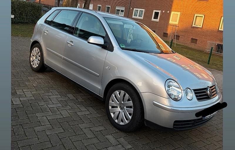 Silber Gebraucht 2003 VW Polo Comfortline Kleinwagen | 2.000 € (Fairer Preis) - Bild 1/4