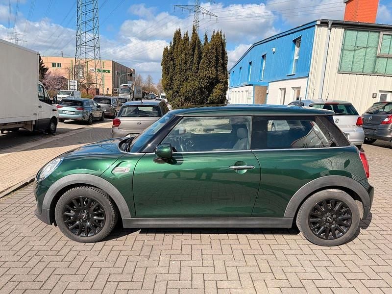 Used Mini ONE 102 HP (75 kW) 2017 Green Hatchback