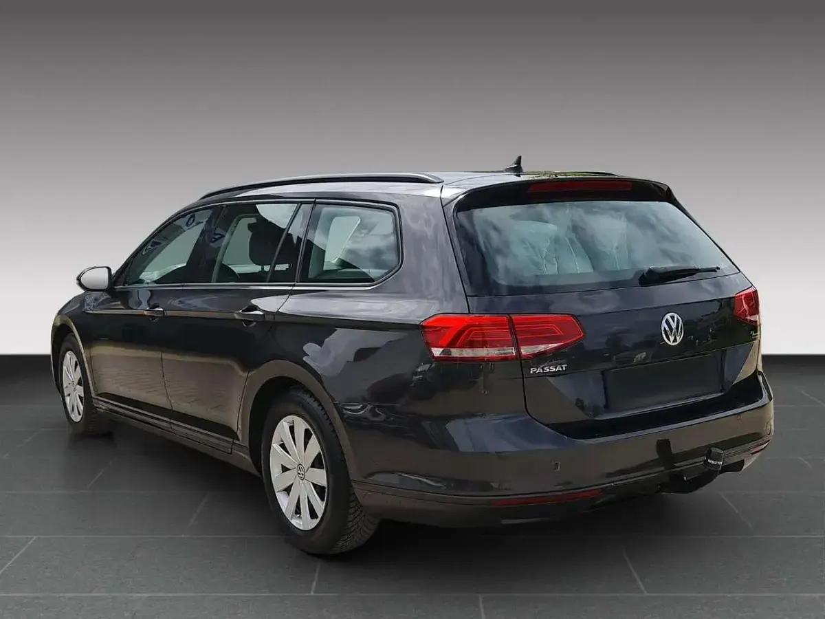 Gebraucht VW Passat Trendline 150 PS (110 kW) 2018 Mangangrau metallic Kombi