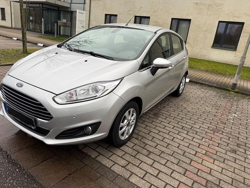 Gebraucht Ford T Titanium 105 PS (77 kW) 2013 Silber Limousine