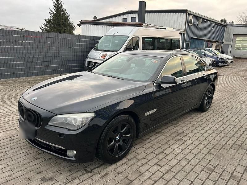 Gebraucht BMW 730 245 PS (180 kW) 2010 Schwarz Limousine