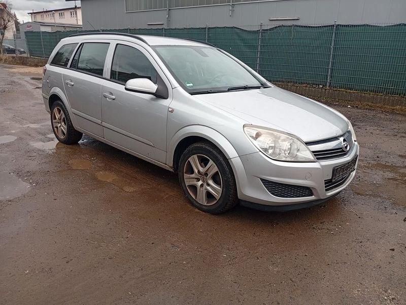 Gebraucht Opel Astra Edition 110 PS (80 kW) 2008 Silber Limousine