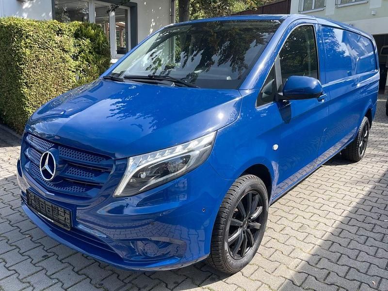 Blau Gebraucht 2019 Mercedes Vito Van / Kleinbus | 22.999 € (Fairer Preis) - Bild 1/4