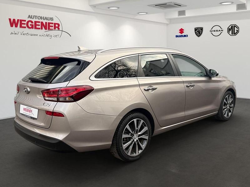 Gebraucht Hyundai i30 140 PS (102 kW) 2018 Silber Kombi