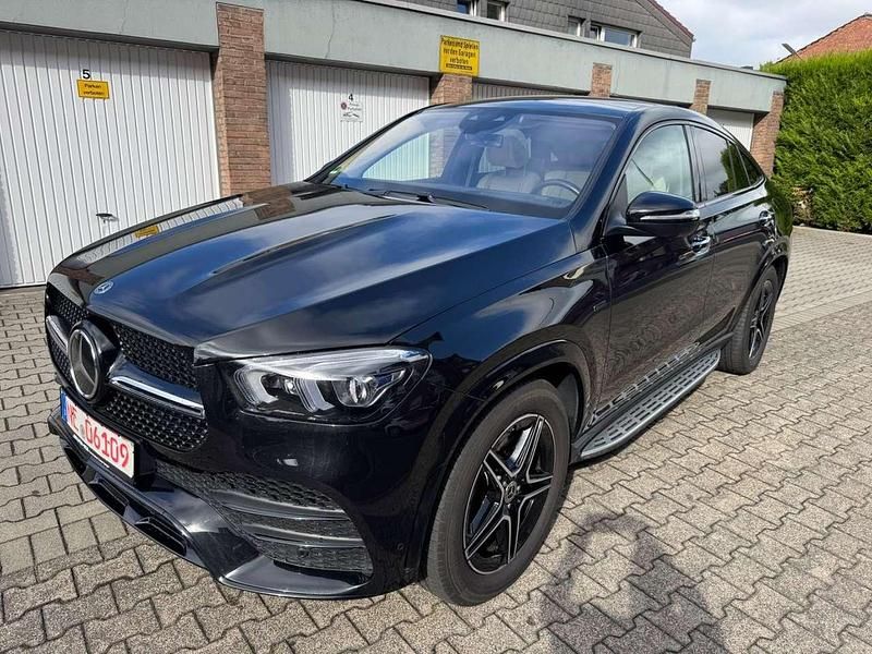 Obsidianschwarz Gebraucht 2021 Mercedes GLE350e AMG Coupé | 59.900 € (Teuer) - Bild 1/4