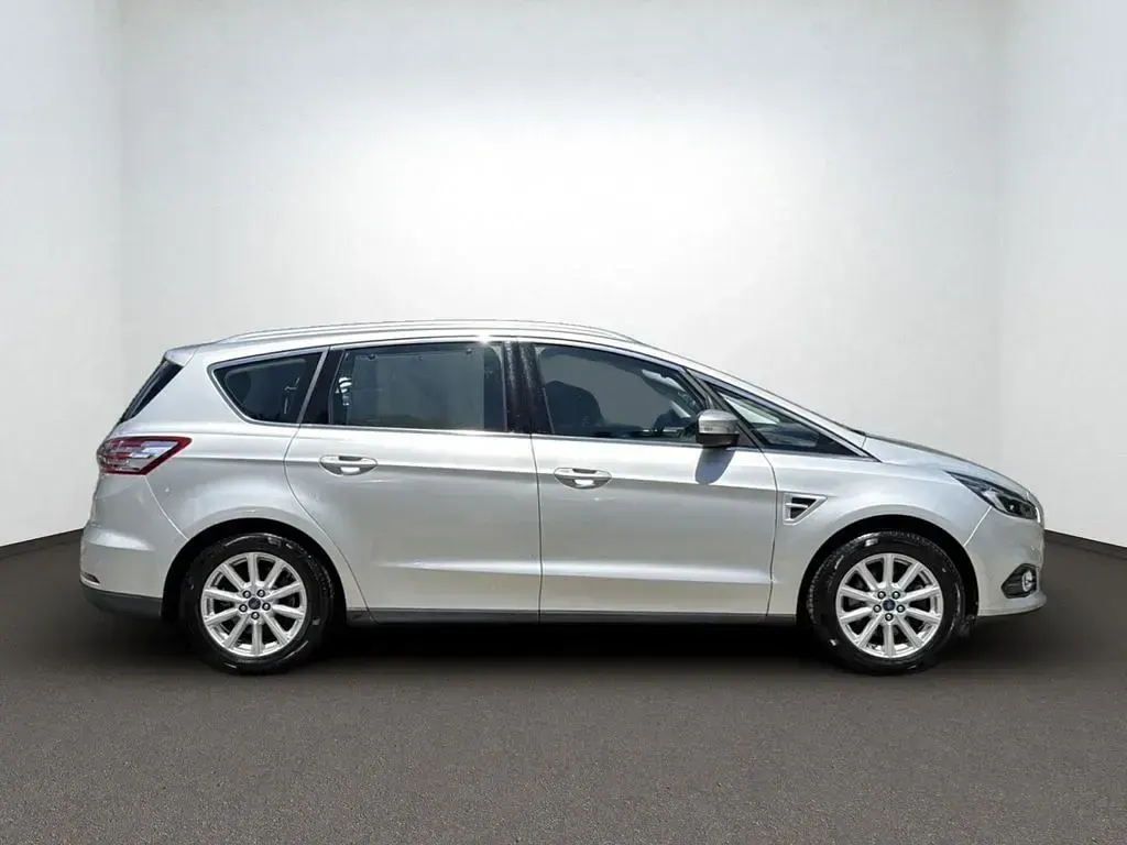 Gebraucht Ford S-MAX Titanium 150 PS (110 kW) 2016 Silber Van / Kleinbus