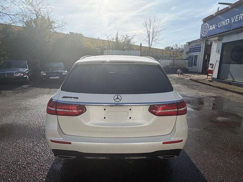 Gebraucht Mercedes E400 AMG 333 PS (244 kW) 2017 Weiß Limousine