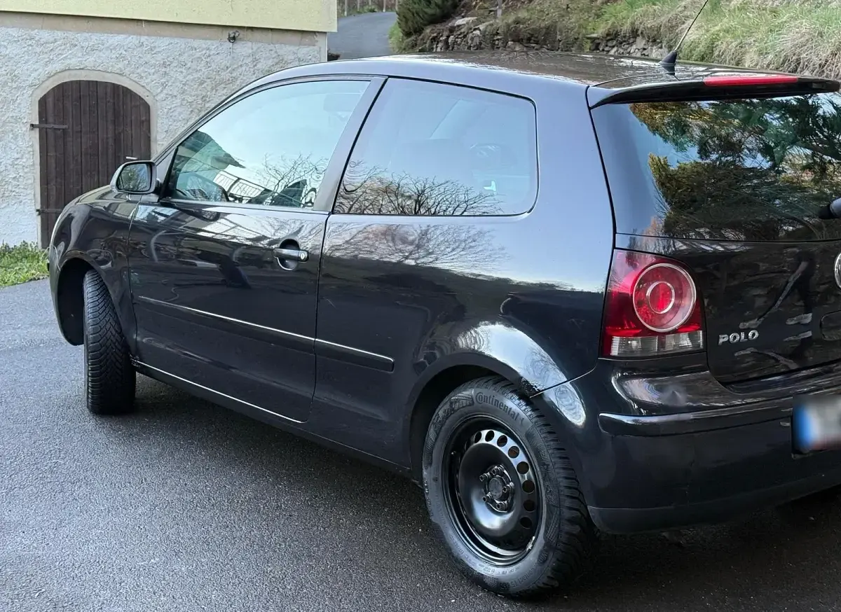 Gebraucht VW Polo 60 PS (44 kW) 2008 Schwarz Kleinwagen
