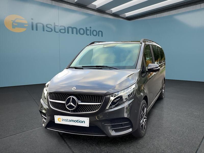 Grau Gebraucht 2024 Mercedes V250 Van / Kleinbus | 66.049 € - Bild 1/4
