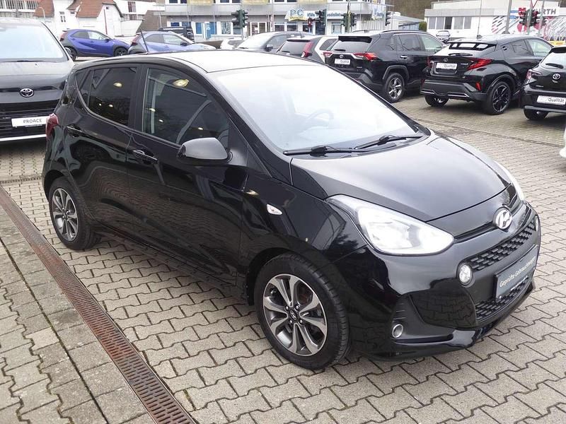 Gebraucht Hyundai i10 YES! 87 PS (63 kW) 2017 Schwarz Kleinwagen