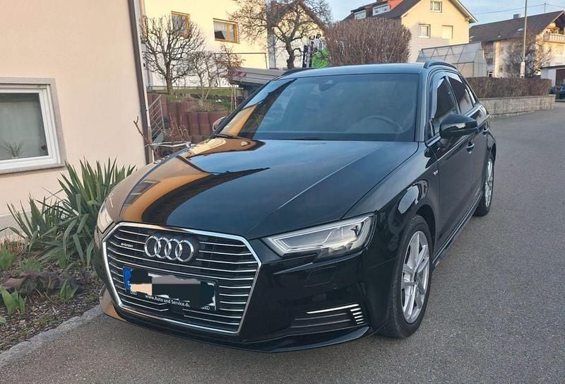 Gebraucht Audi e-tron Ambiente 204 PS (150 kW) 2019 Schwarz SUV