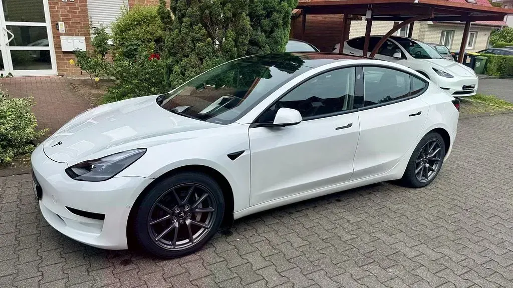 Gebraucht Tesla Model 3 Standard Range Plus 225 kW (306 PS) 2021 Weiß Limousine