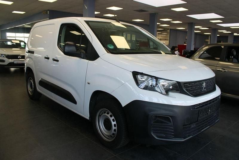 Gebraucht Peugeot Partner 76 PS (55 kW) 2021 Weiß Van / Kleinbus