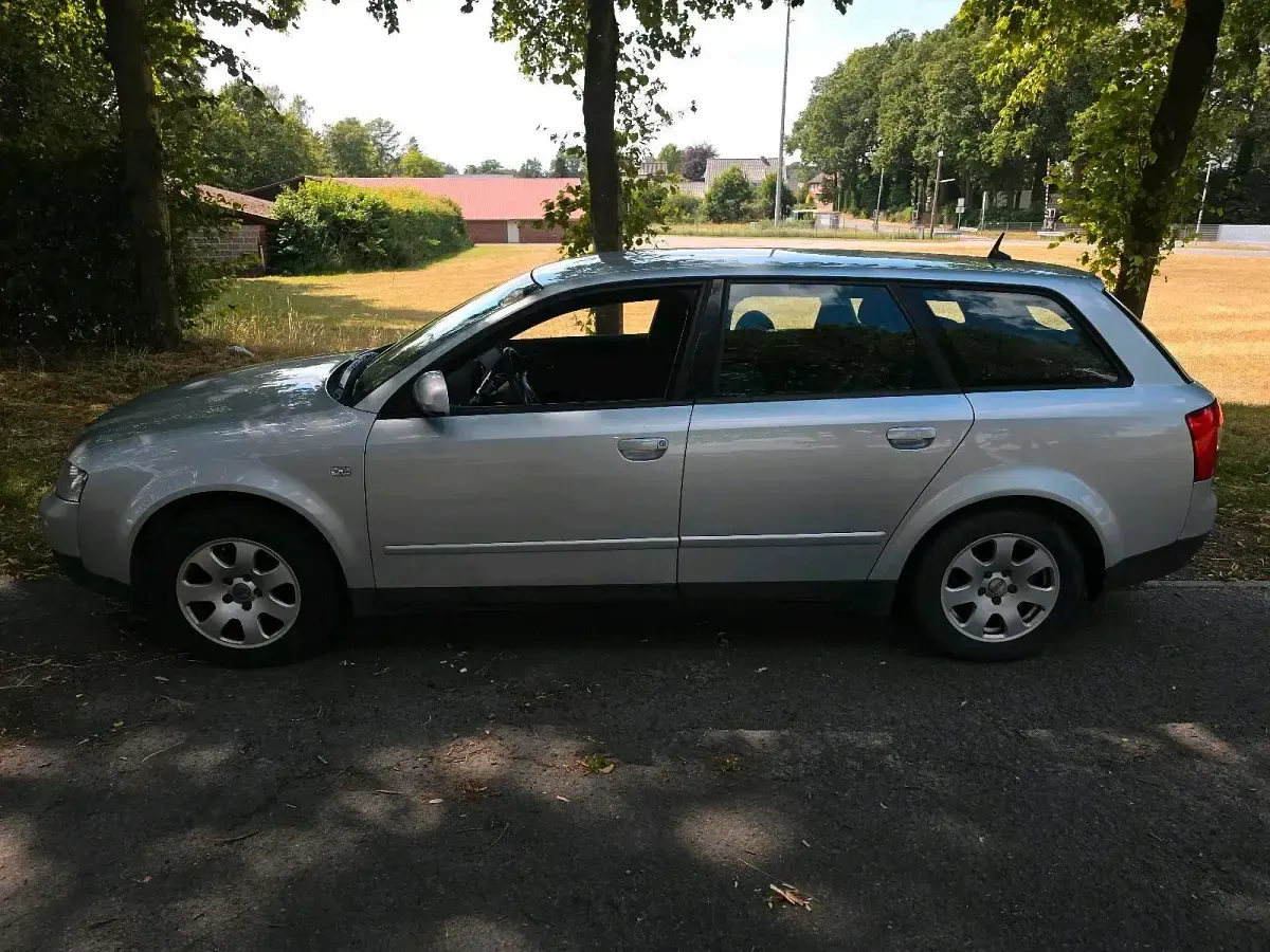 Gebraucht Audi A4 130 PS (95 kW) 2001 Silber Kombi