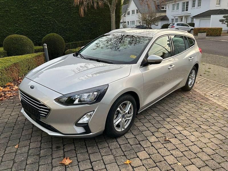 Silber Gebraucht 2021 Ford Focus Cool & Connect Limousine | 14.990 € (Fairer Preis) - Bild 1/4