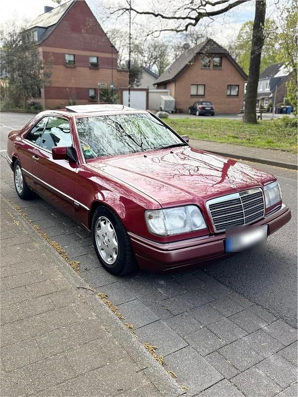 Second-hand Mercedes E320 220 CP (161 kW) 1994 Roșu Coupe