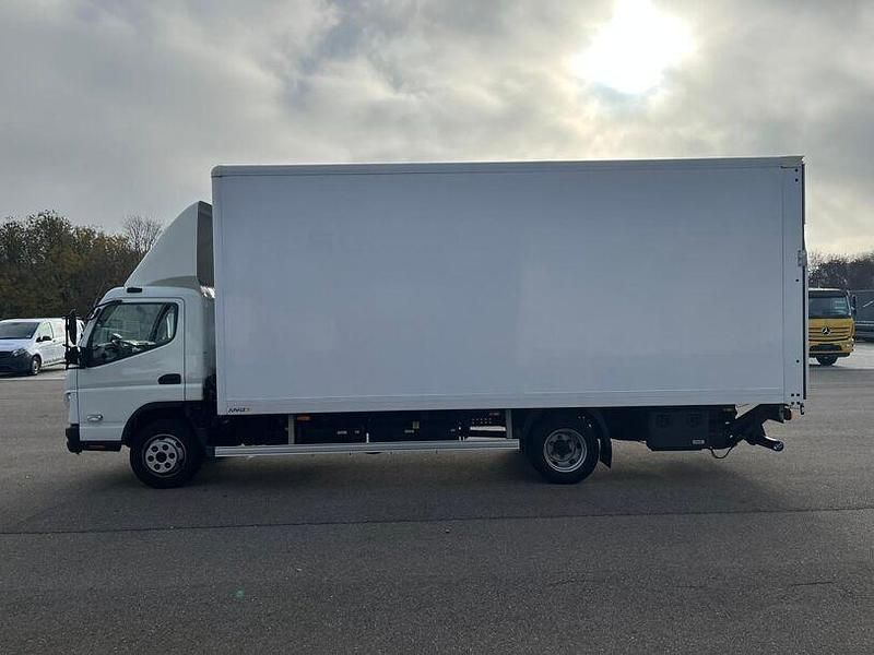 Gebraucht Mitsubishi Canter 175 PS (128 kW) 2022 Grün Van
