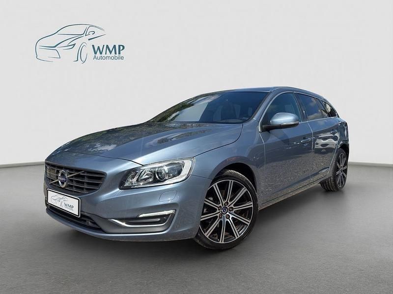 Blau Gebraucht 2016 Volvo V60 Summum Kombi | 16.490 € (Etwas zu teuer) - Bild 1/4