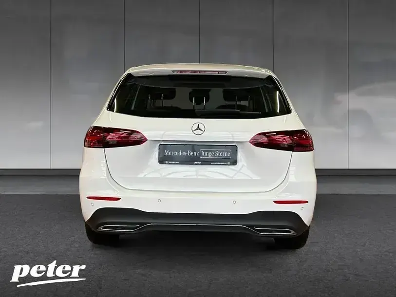 Gebraucht Mercedes B200 Progressive 163 PS (119 kW) 2024 Weiß Kleinwagen