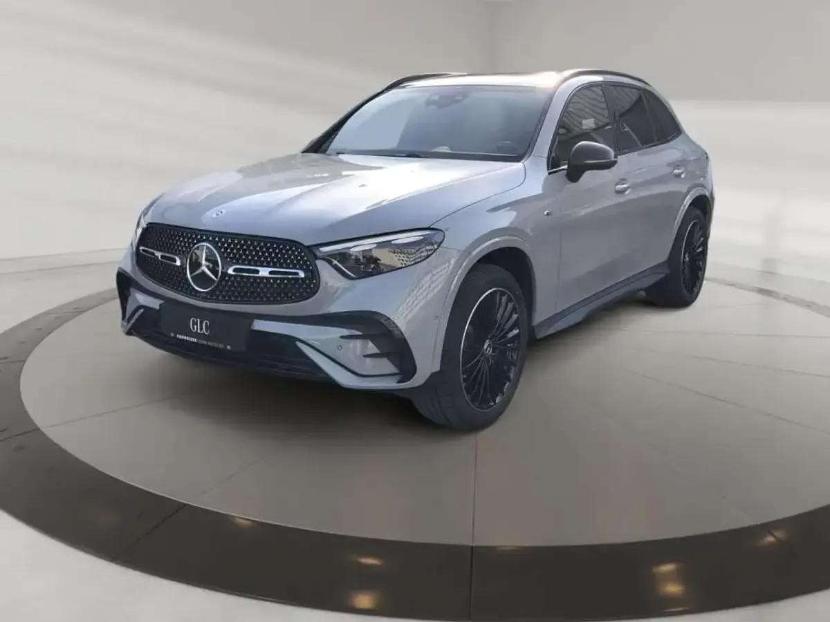 Gebraucht Mercedes GLC300de AMG 197 PS (144 kW) 2025 Grau SUV