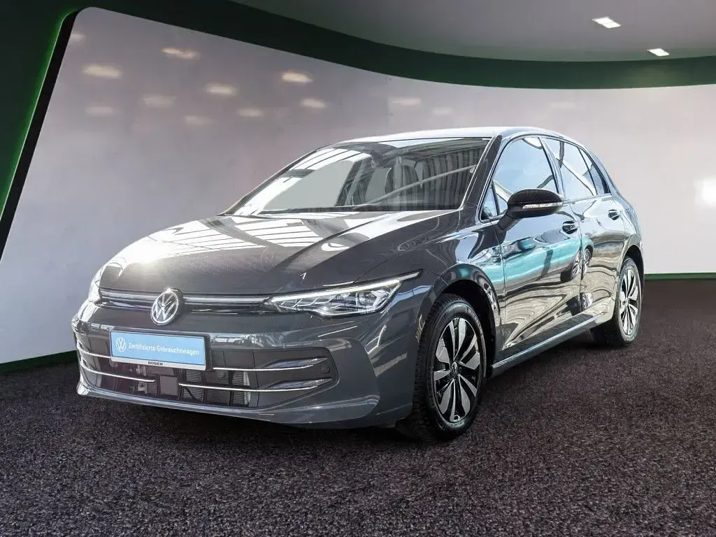 Gebraucht VW Golf VIII Goal 150 PS (110 kW) 2025 Grau / delfingrau Limousine