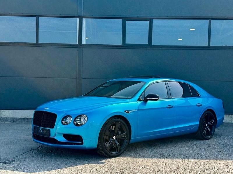 Blau Gebraucht 2018 Bentley Flying Spur Limousine | 74.900 € - Bild 1/4