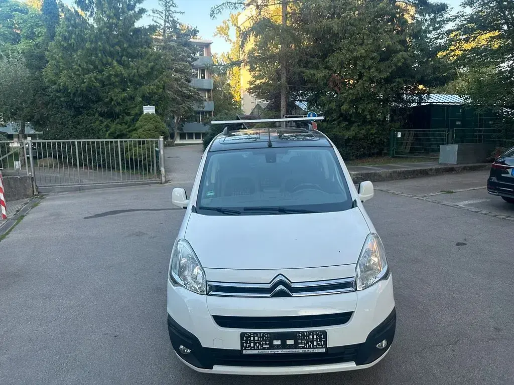 Gebraucht Citroën Berlingo SELECTION 120 PS (88 kW) 2015 Weiß Van / Kleinbus