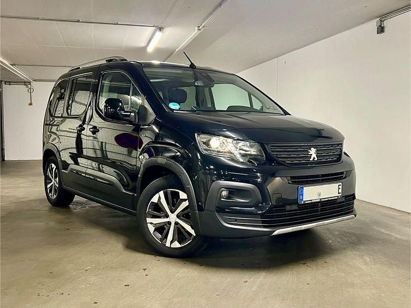 Schwarz Gebraucht 2023 Peugeot e-Rifter GT Van / Kleinbus | 22.990 € (Fairer Preis) - Bild 1/4