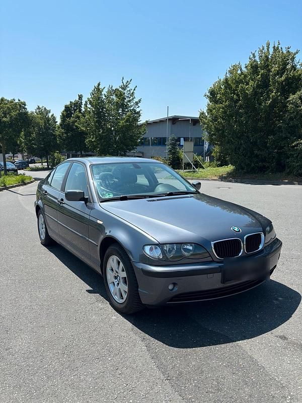 Grau Gebraucht 2003 BMW 316 Limousine | 2.300 € (Fairer Preis) - Bild 1/4