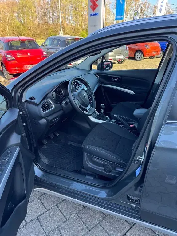 Gebraucht Suzuki SX4 S-Cross Comfort 140 PS (102 kW) 2019 Grau SUV