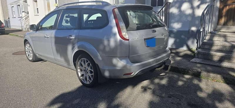 Gebraucht Ford Focus Sport 101 PS (74 kW) 2009 Silber Limousine