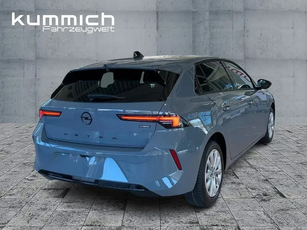 Neu Opel Astra 145 PS (106 kW) 2026 Grau Limousine