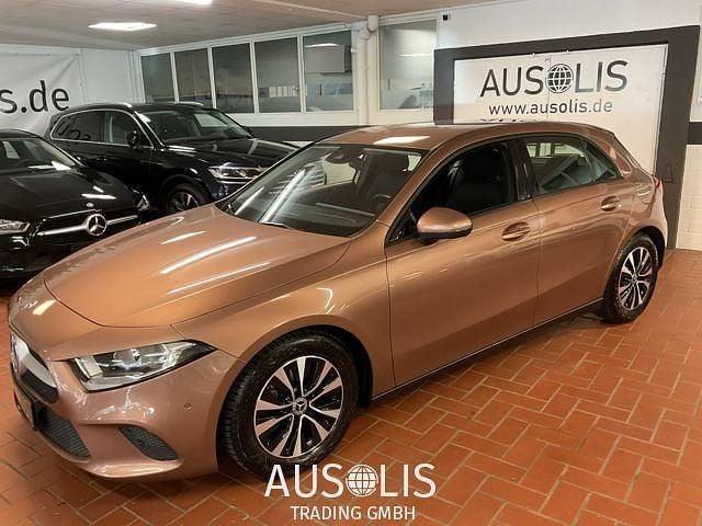 Gebraucht Mercedes A180 Business 136 PS (100 kW) 2021 Rosegold  metalliclack Limousine