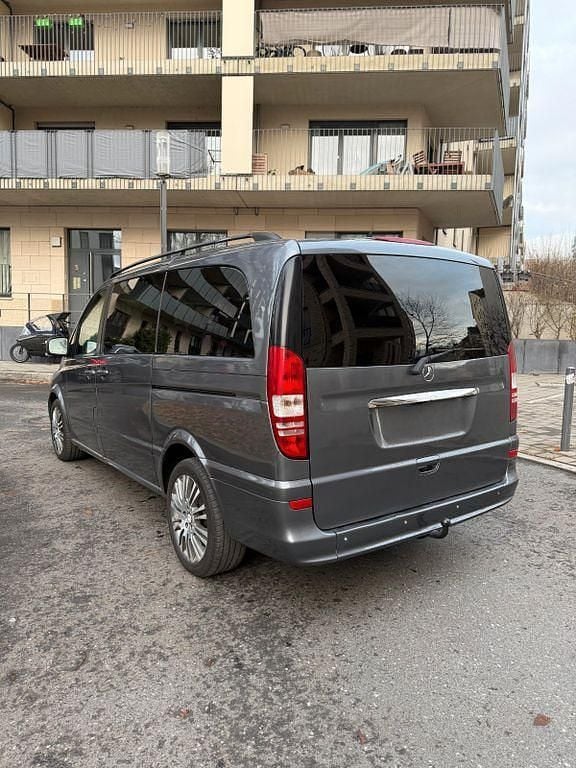 Gebraucht Mercedes Viano 224 PS (164 kW) 2011 Grau Van / Kleinbus