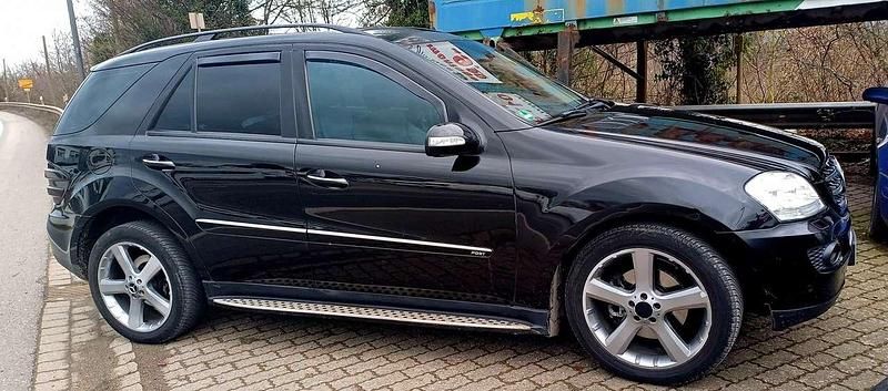Gebraucht Mercedes ML320 224 PS (164 kW) 2007 Schwarz SUV