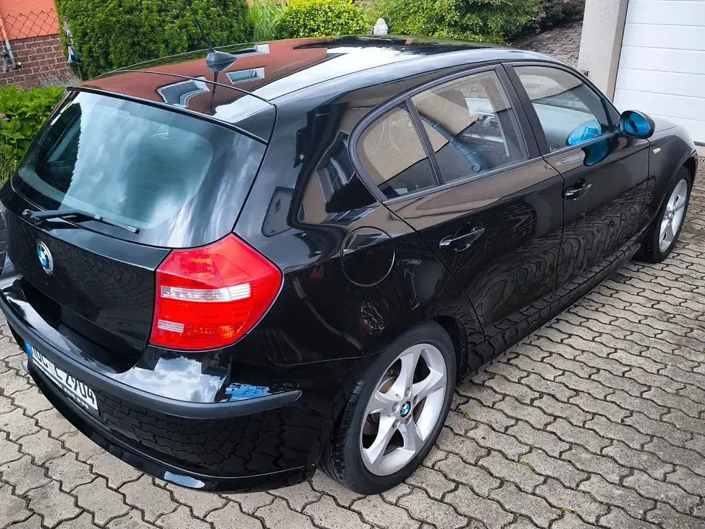 Gebraucht BMW 116 122 PS (89 kW) 2007 Schwarz Kleinwagen