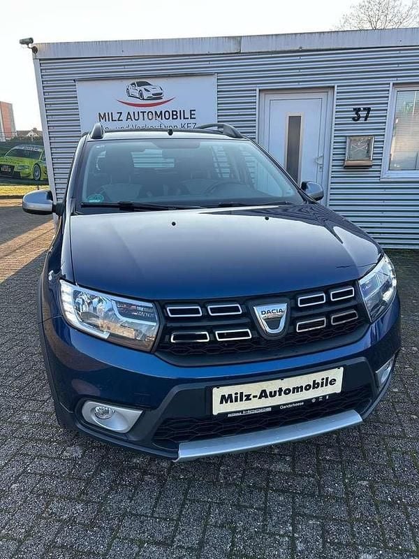 Gebraucht Dacia Logan Stepway 90 PS (66 kW) 2018 Blau cosmos Kombi