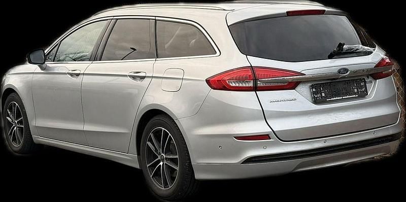 Gebraucht Ford Mondeo Titanium 150 PS (110 kW) 2019 Silber Limousine