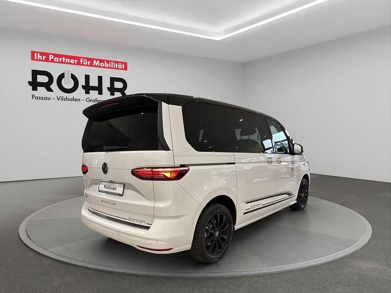 Neu VW Multivan Edition 150 PS (110 kW) 2025 Candyweiss / deep black perleffekt Van