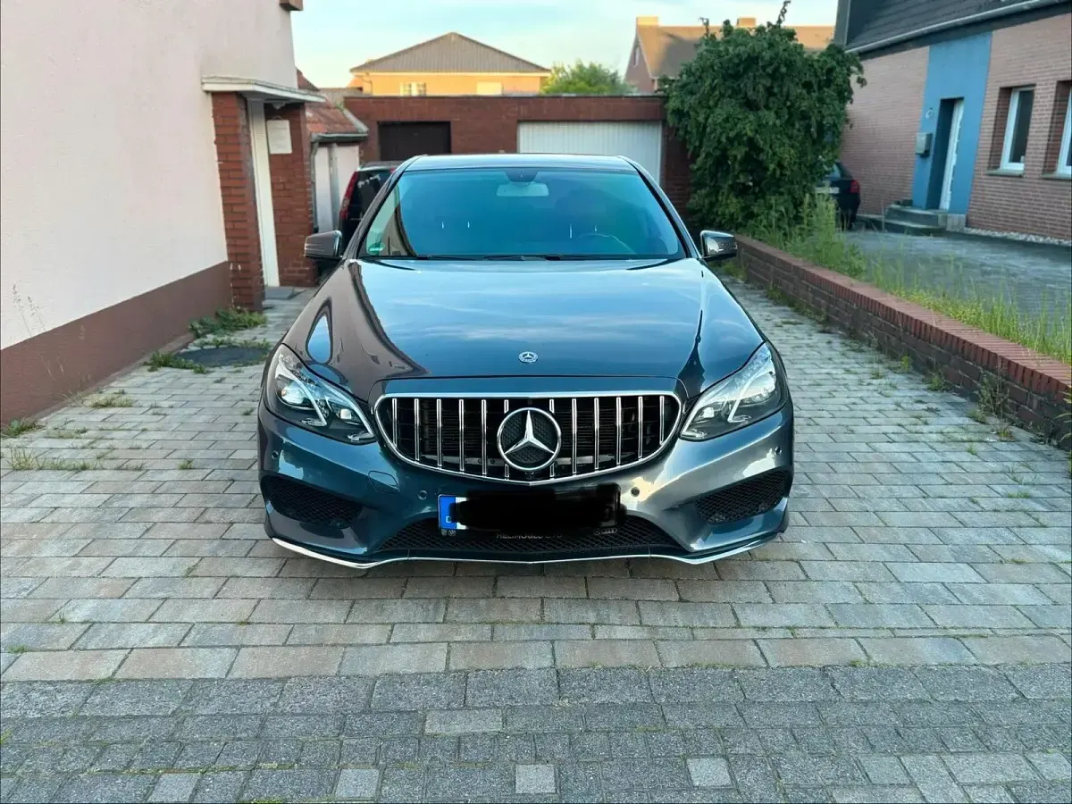 Gebraucht Mercedes E300 204 PS (150 kW) 2014 Grau Limousine