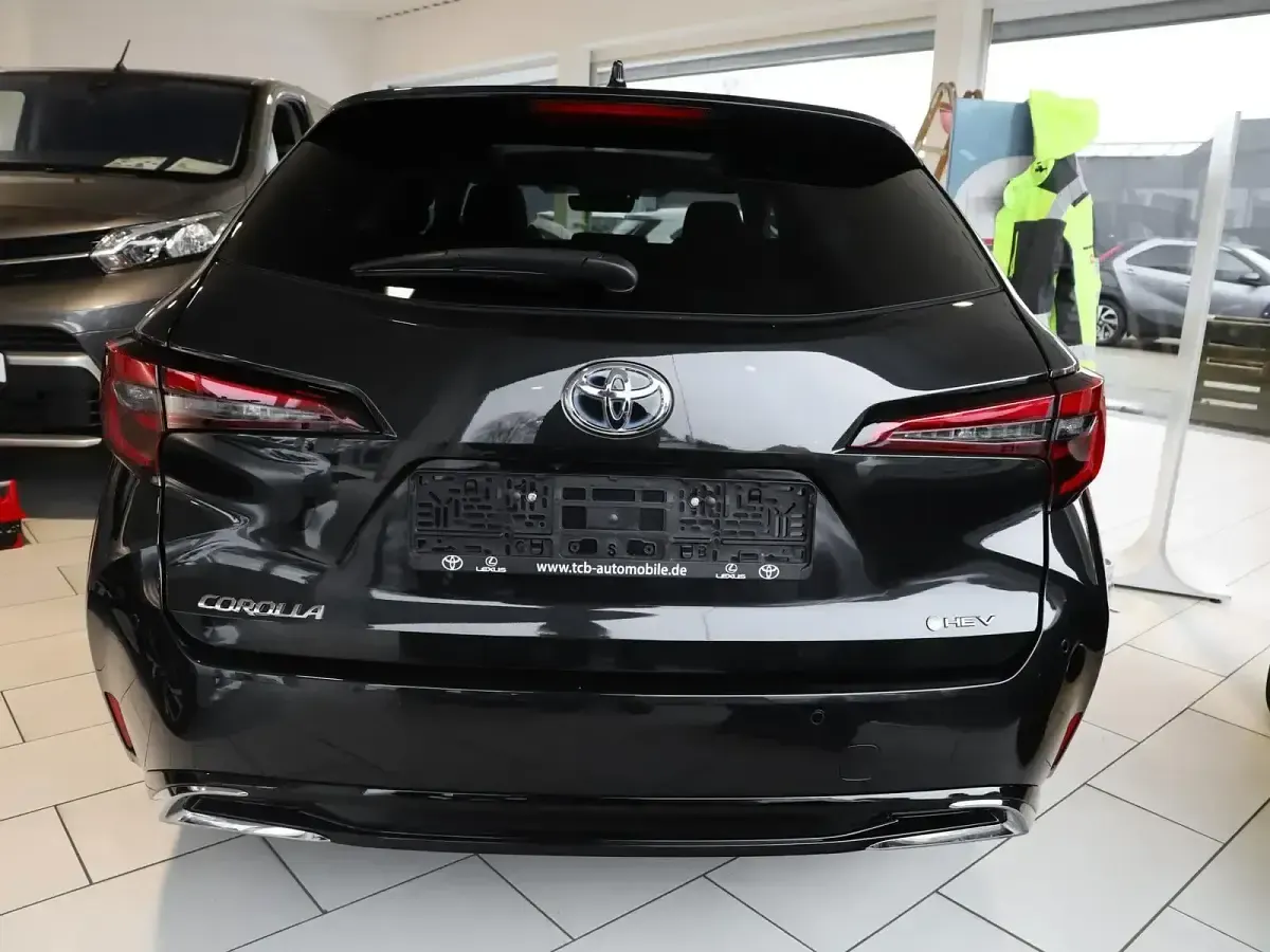 Neu Toyota Corolla Lounge 197 PS (144 kW) 2025 Schwarz Kombi